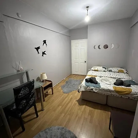 Apartment Kadikoy Merkezde Denize Yakin 3 Yatak Odali Daire
