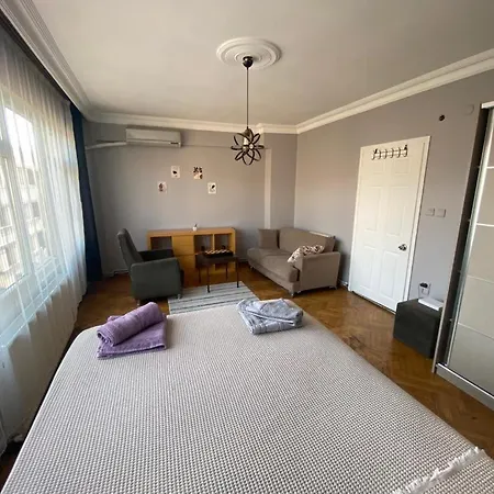 Kadikoy Merkezde Denize Yakin 3 Yatak Odali Daire Appartamento *